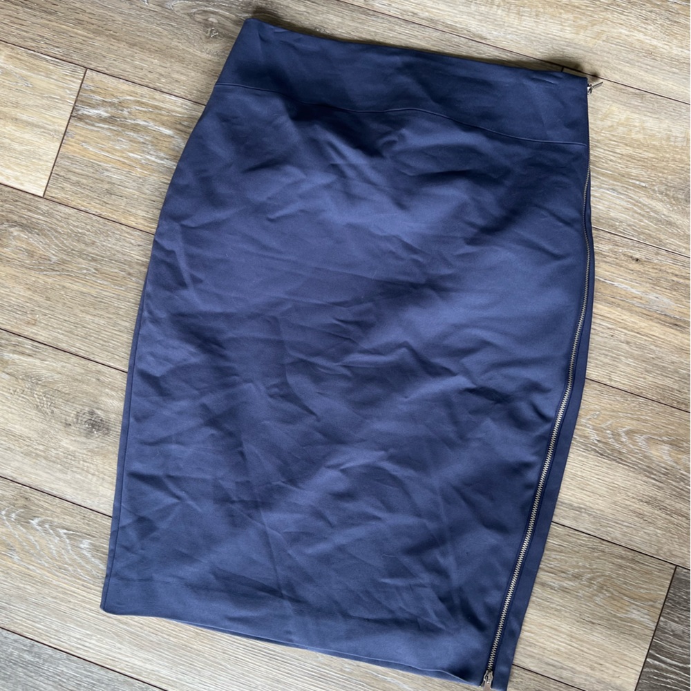 Express pencil skirt, size 6